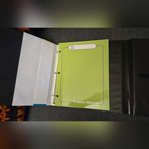 Trapper Keeper Binder Portfolio Folder 2023 - Retro Moon 80s 90s - Picture 4 of 4